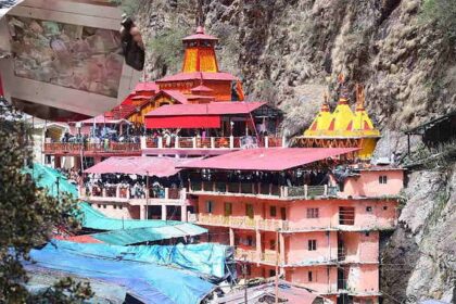 Chardham Yatra: खोला गया यमुनोत्री धाम का दानपात्र एक महीने में मिला 23 लाख से ज्यादा का चढ़ावा