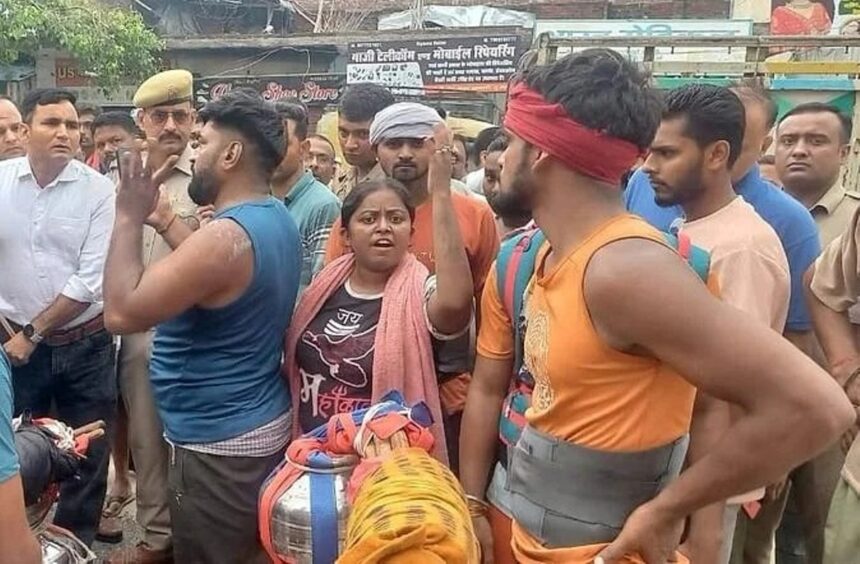 मुजफ्फरनगर में कांवड़ खंडित होने की अफवाह पर बवाल चार घंटे तक हंगामा पुलिस ने हालात किए काबू